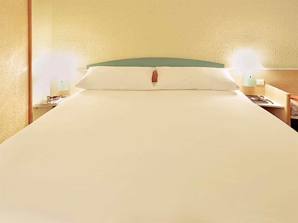 Ibis Melun Hotel Exterior photo