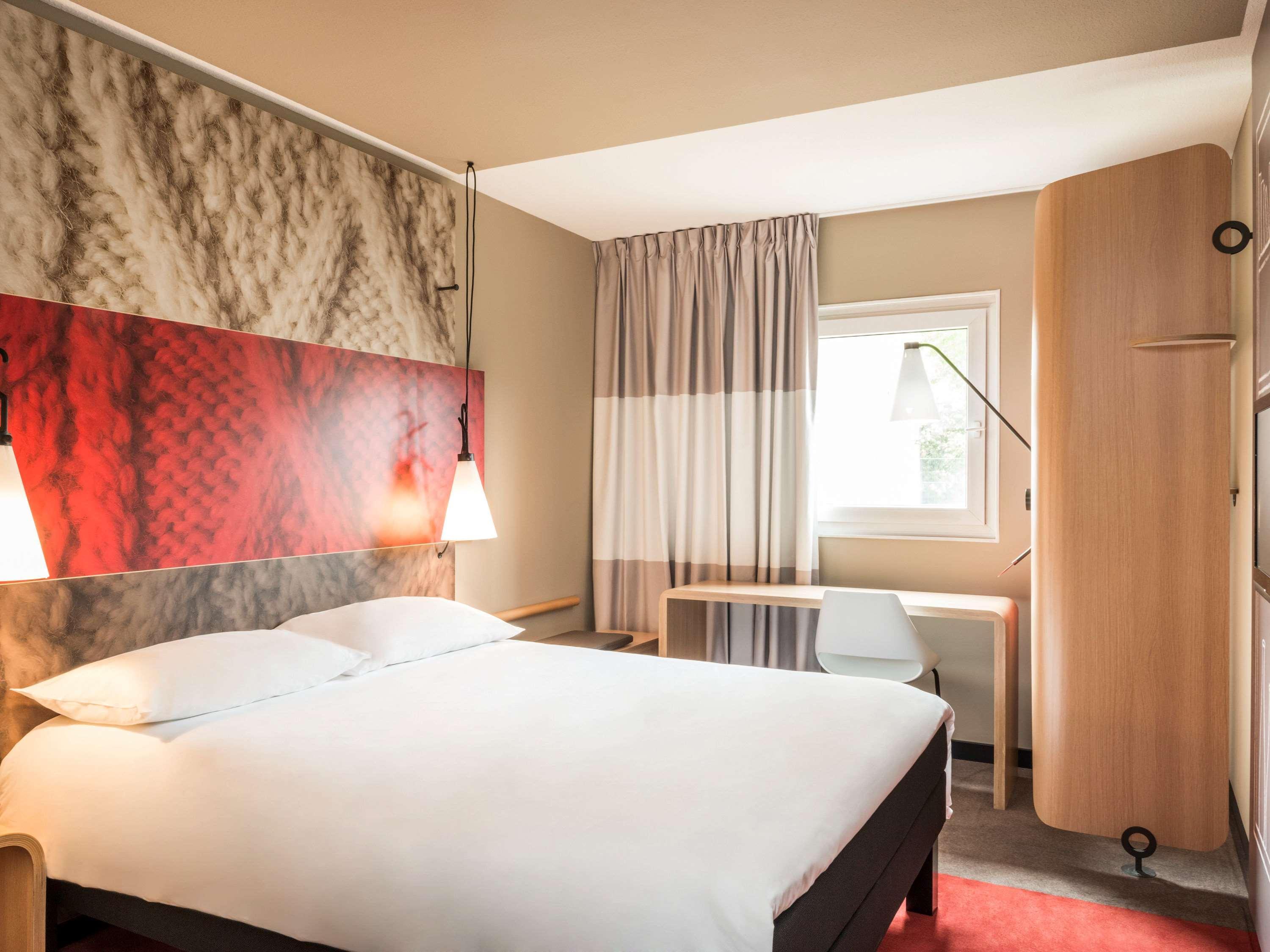 Ibis Melun Hotel Exterior photo
