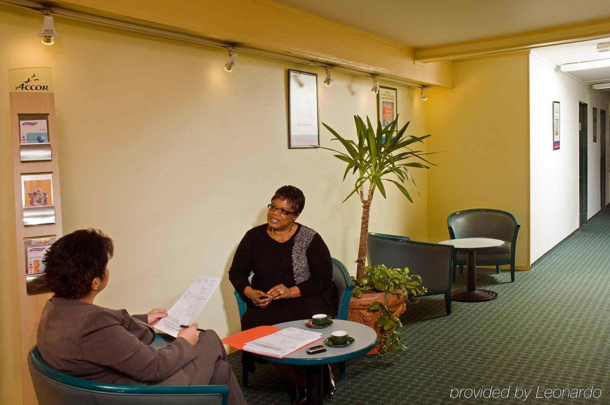 Ibis Melun Hotel Interior photo