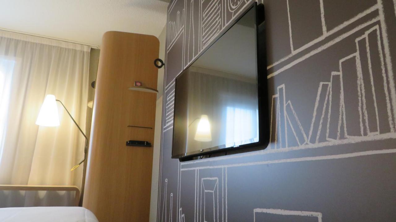 Ibis Melun Hotel Exterior photo